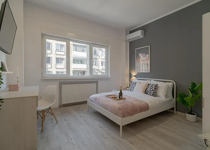 4br Sanctuary Near Cismigiu Park & Piata Universitatii Bucharest