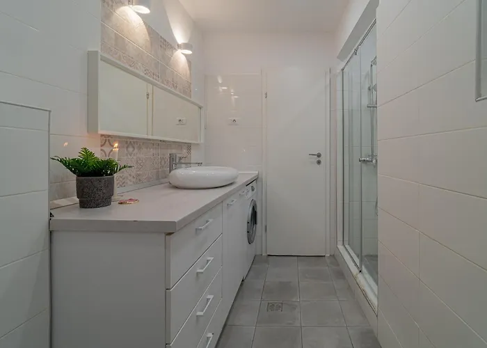 4br Sanctuary Near Cismigiu Park & Piata Universitatii Bucharest