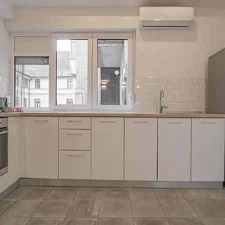 4br Sanctuary Near Cismigiu Park & Piata Universitatii