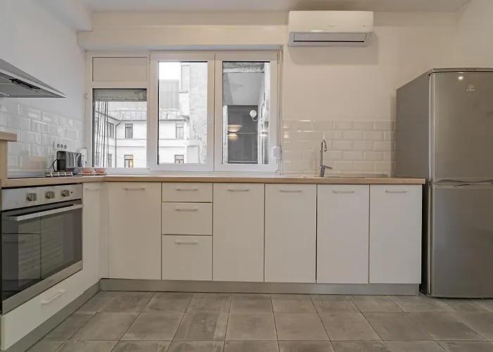 4br Sanctuary Near Cismigiu Park & Piata Universitatii
