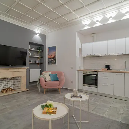 4br Sanctuary Near Cismigiu Park & Piata Universitatii Apartment